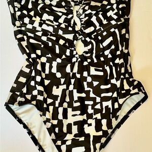 Banana Republic Black & White Patterned womens One-Piece